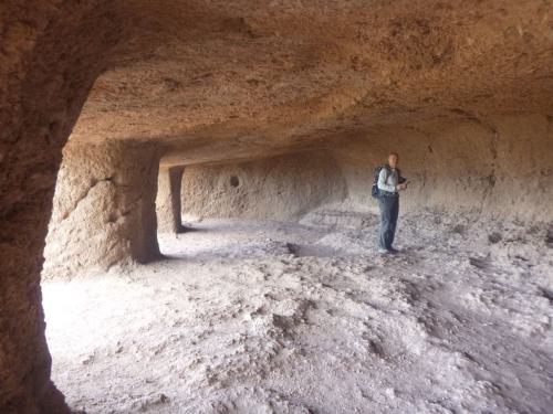 In einer antiken Höhle